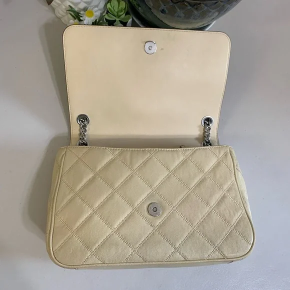 Tory Burch Cream Quilted Chain Bag - Picture 10 of 12